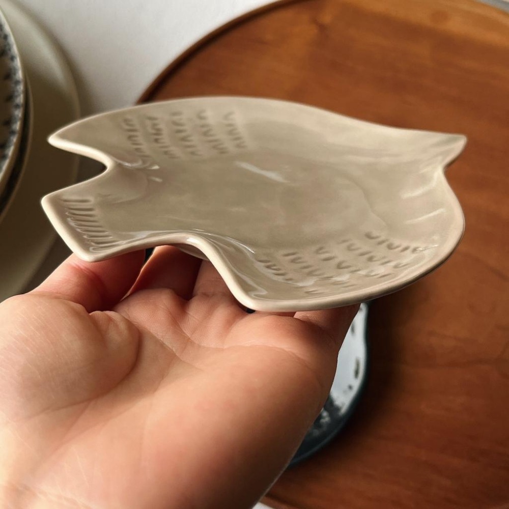 浮雕 飛鳥 小菜碟 堅果盤 點心盤 小菜盤 早餐盤（深藍黑、可可色）ot0045 抬頭紋-細節圖6