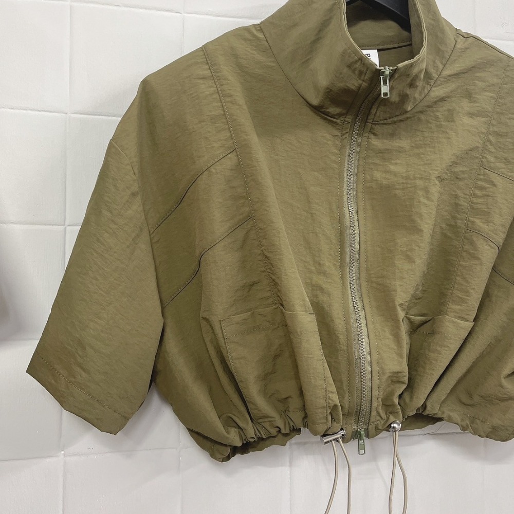 Jun.09 │ 縮腰工裝微開叉長裙套裝(3色)-2326 套裝 工裝風 長裙 短版上衣 縮腰上衣 開衩裙-細節圖4