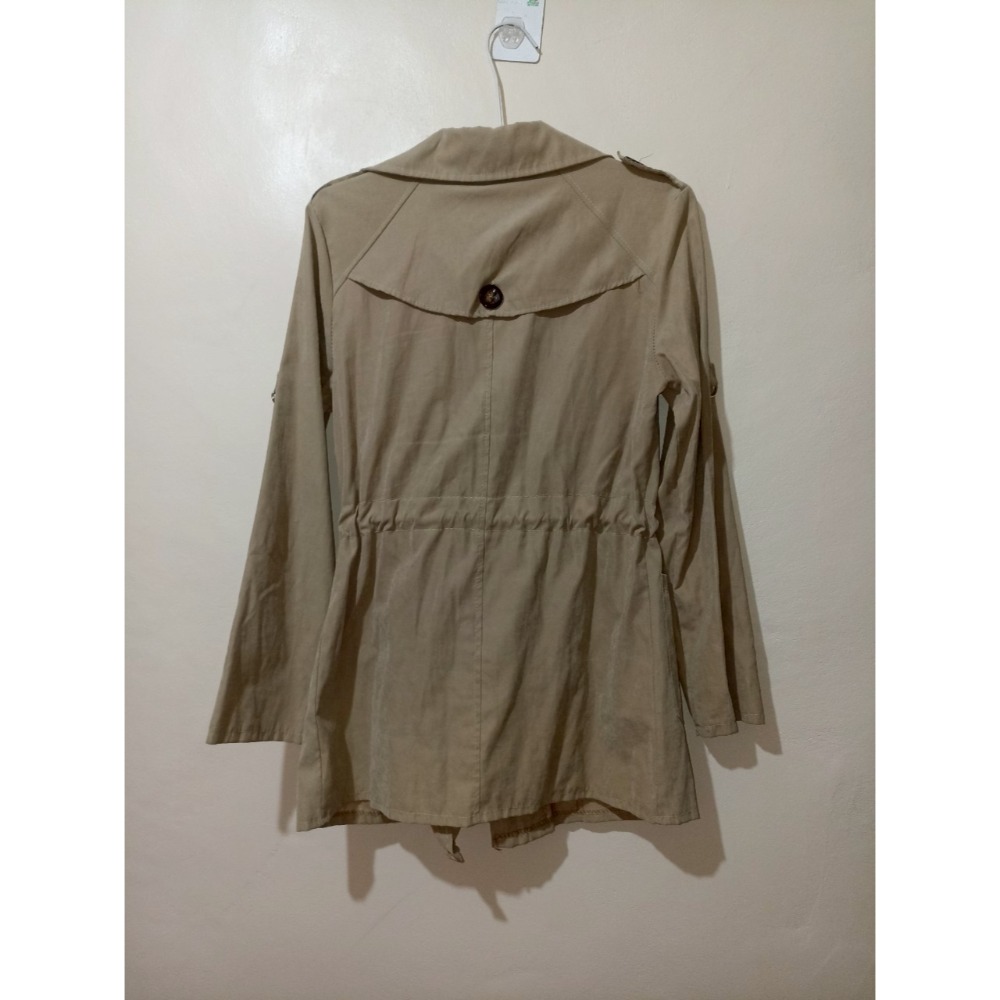 現貨 卡其色 風衣外套 薄款-細節圖2