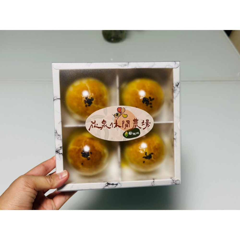 [中秋禮盒]花泉休閒農場-手抄紅豆蛋黃酥(4粒裝/6粒裝)-細節圖2
