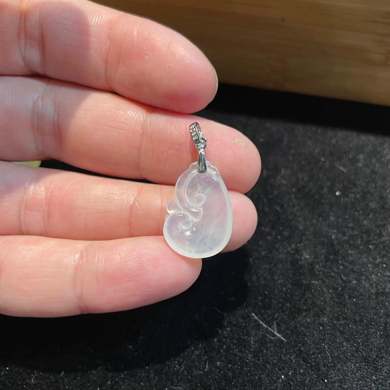 瀚玉珠寶.天然A貨緬甸玉.冰種超白如意翡翠墜.事事如意..925純銀墜頭.送禮收藏兩相宜｜緬甸玉-細節圖4