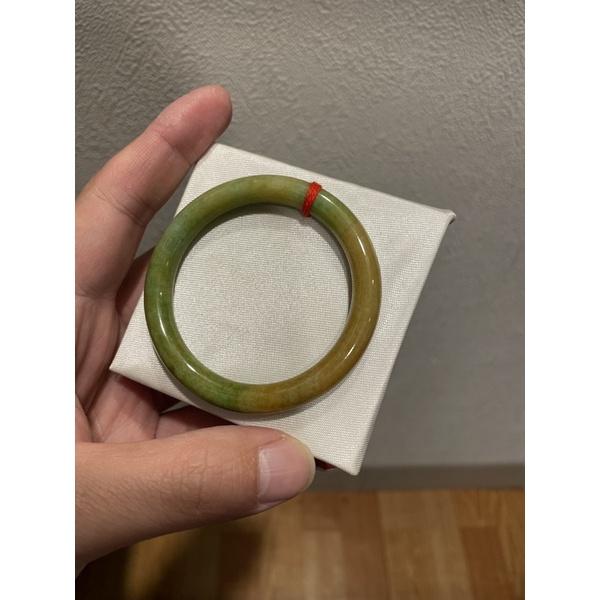 天然緬甸玉-三彩圓骨鐲，翡翠手鐲，稀有老三彩，附上中國寶石鑑定證書16.5手圍-細節圖3
