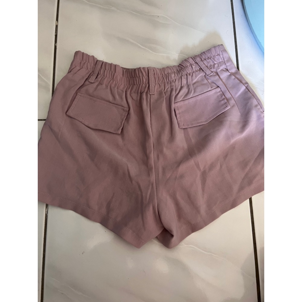 ￼粉色西裝短褲女版的 size S-細節圖2