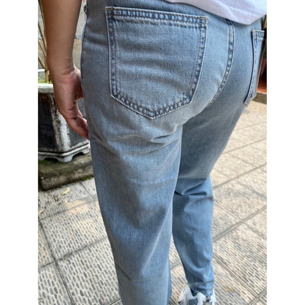 ** 台灣現貨 ** 揪in 中高腰雙釦刷破牛仔寬褲 寬褲 舒適寬褲 刷破設計 台灣自由品牌-細節圖4