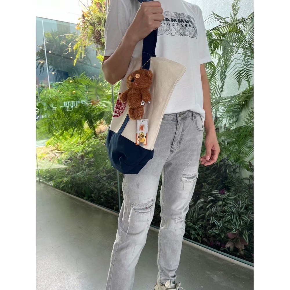 ** 台灣現貨 ** 揪in 雪灰色刷破窄管褲 刷破補丁設計 窄管褲 舒適合身 雪灰色 灰白色 台灣自有品牌-細節圖6