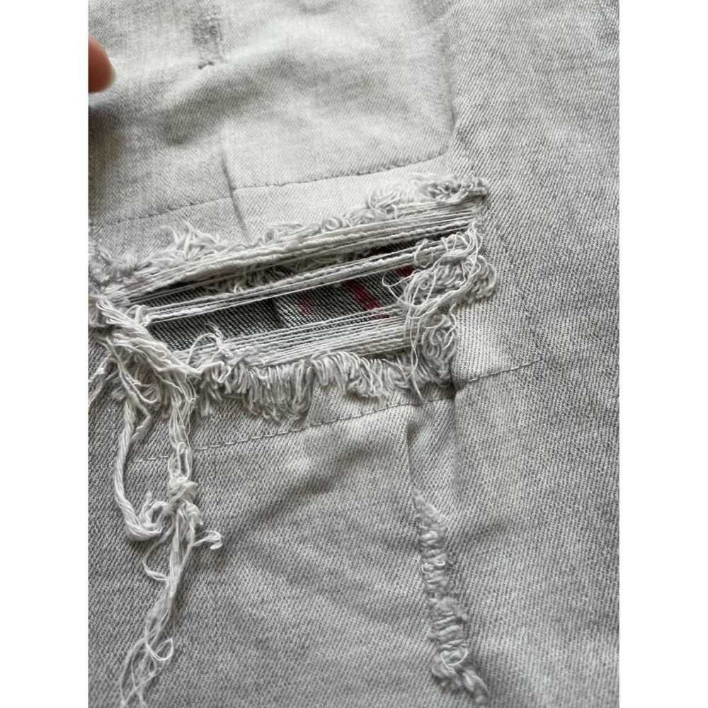 ** 台灣現貨 ** 揪in 雪灰色刷破窄管褲 刷破補丁設計 窄管褲 舒適合身 雪灰色 灰白色 台灣自有品牌-細節圖10
