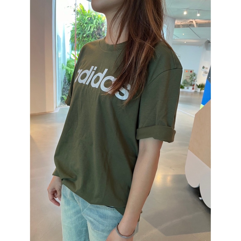 ** 台灣現貨 ** Adidas 愛迪達 圓領Logo印花棉T 正品 美國代購-細節圖4