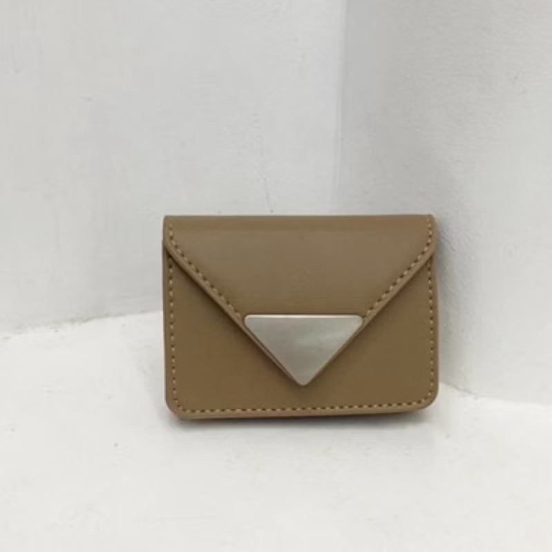 【出清破盤價】三角釦短夾 ✨《可放鈔票 卡片 零錢》-規格圖9