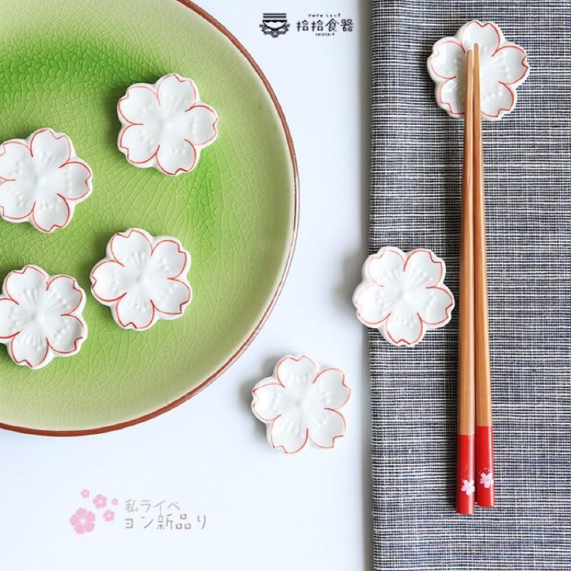拾拾食器｜日式和風陶瓷素雅櫻花筷架◆手繪 陶瓷 筷架 筷托 造型筷架 手工筷架 日本 現貨+預購 台灣-細節圖2