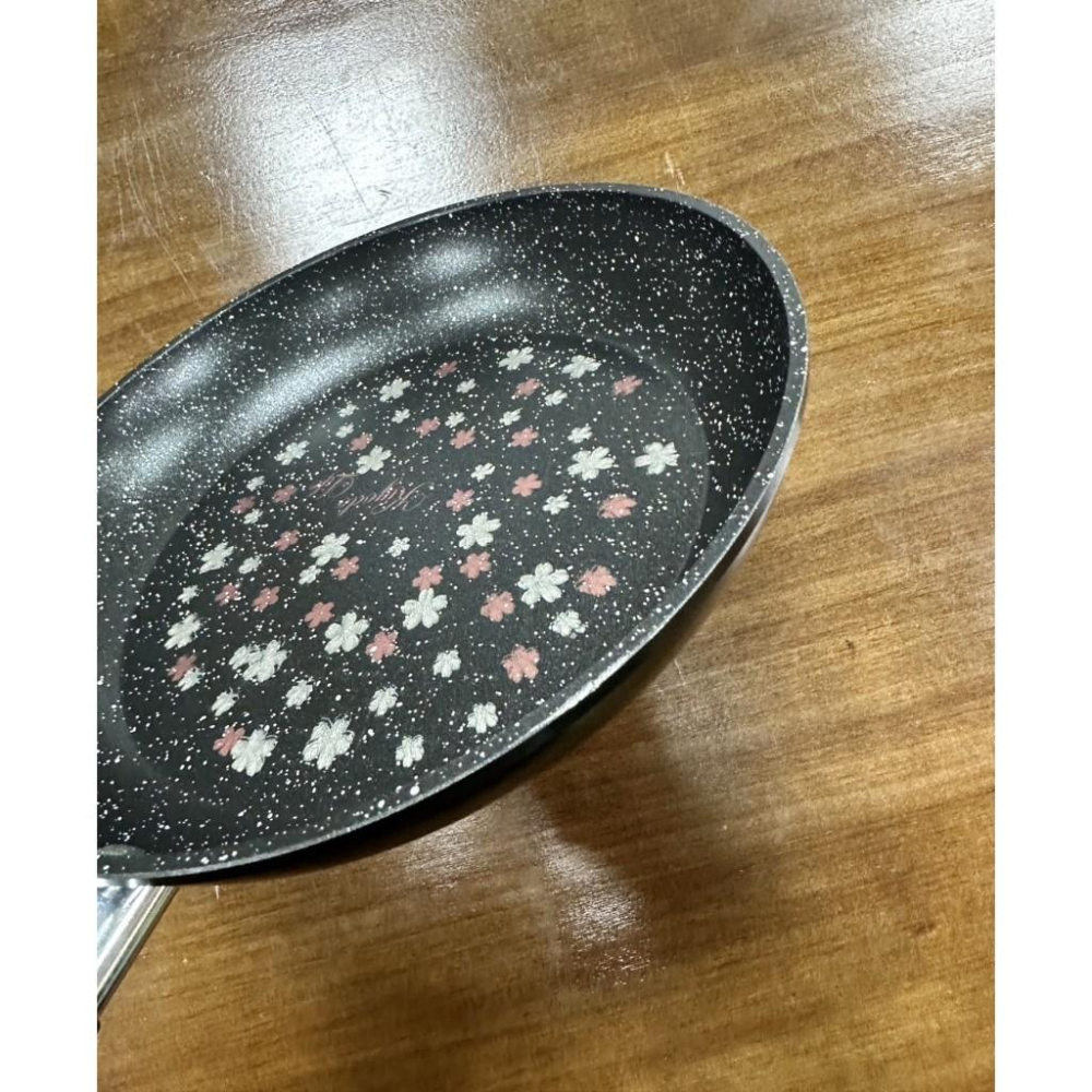 【Kiyodo】櫻花物語不沾平底鍋24cm (粉紅色 / 黑色)-細節圖8