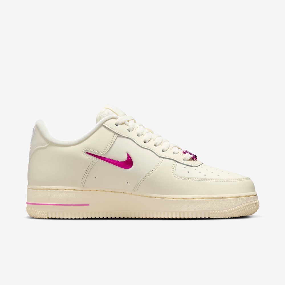 13代購 W Nike Air Force 1 07 SE 奶白桃 女鞋 休閒鞋 復古球鞋 倒勾 FB8251-101-細節圖3