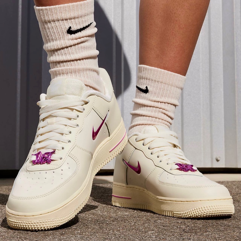 13代購 W Nike Air Force 1 07 SE 奶白桃 女鞋 休閒鞋 復古球鞋 倒勾 FB8251-101-細節圖10