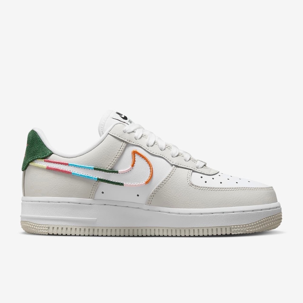 13代購 W Nike Air Force 1 07 SE 白灰 女鞋 休閒鞋 復古球鞋 AF1 FN8924-111-細節圖3