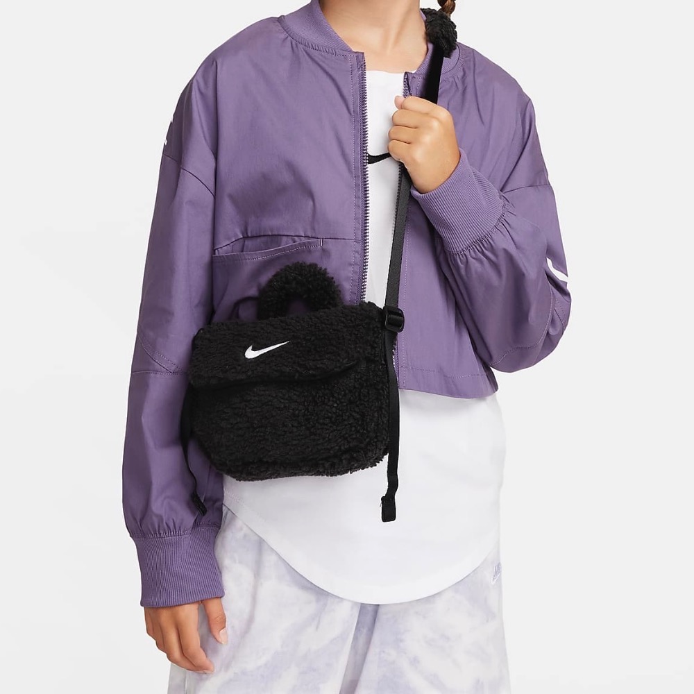 13代購 Nike Faux Fur Crossbody Bag 黑色 肩背包 斜背包 小包 FB3039-010-細節圖7