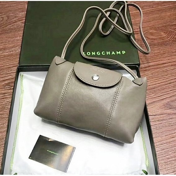 ✨美國代購✨ 熱銷售出百件🔥法國正品Longchamp 1061小羊皮輕便手提斜挎包/郵差包 肩帶可調-規格圖9