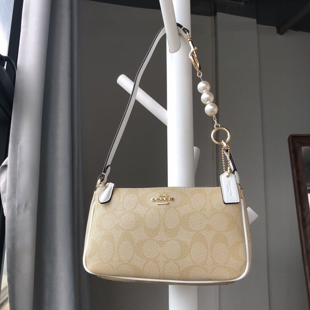 ✨美國代購✨熱銷款🔥特賣 COACH Nolita Wristlet 19 金鍊手提/肩背包(多色）-細節圖8