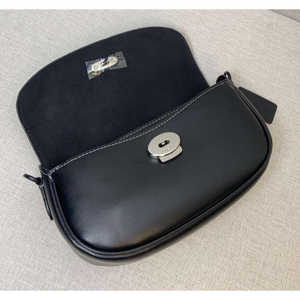 ✨美國代購✨特賣 COACH CR667 新款斜挎包 翻蓋單肩包 休閒女包-細節圖4
