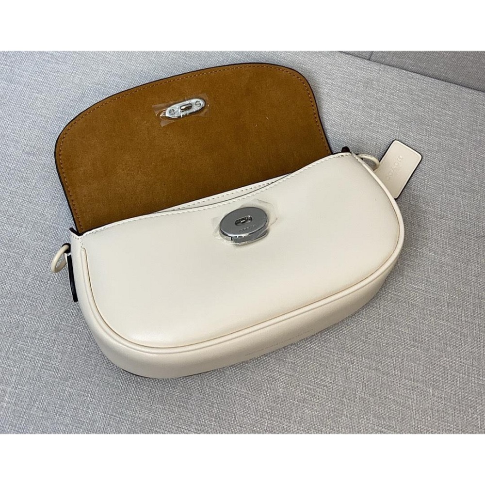 ✨美國代購✨特賣 COACH CR667 新款斜挎包 翻蓋單肩包 休閒女包-細節圖7