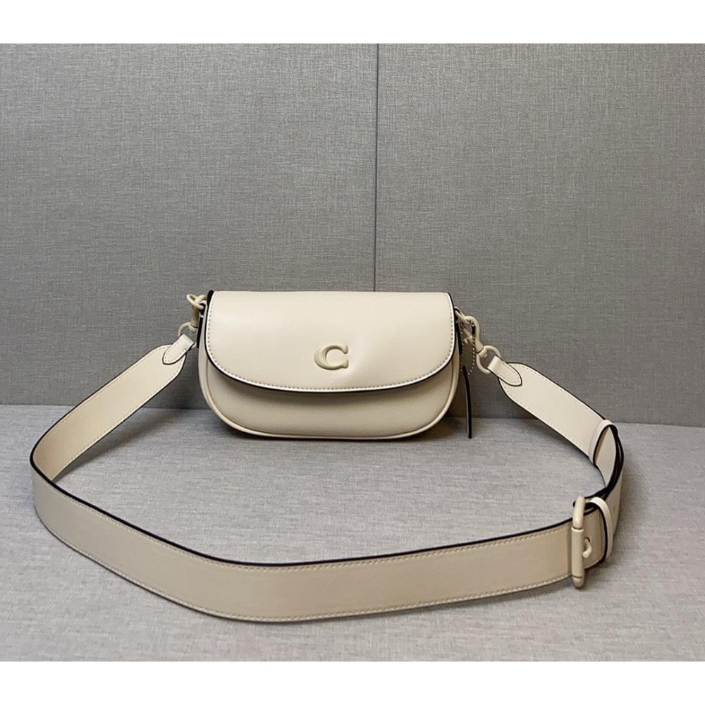 ✨美國代購✨特賣 COACH CR667 新款斜挎包 翻蓋單肩包 休閒女包-細節圖8