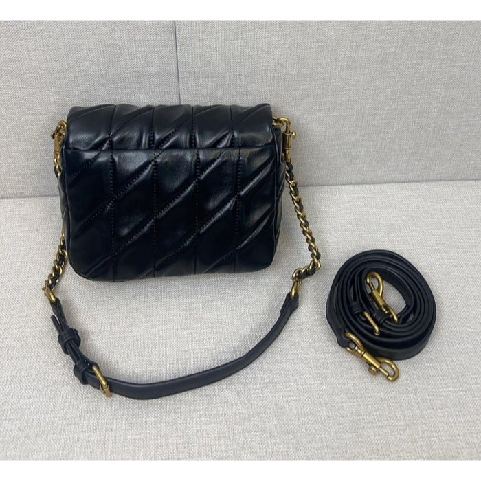 ✨美國代購✨特賣 COACH CW628 新款羊皮女包 迷你小包 菱格紋單肩包 翻蓋斜跨包 女包-細節圖2