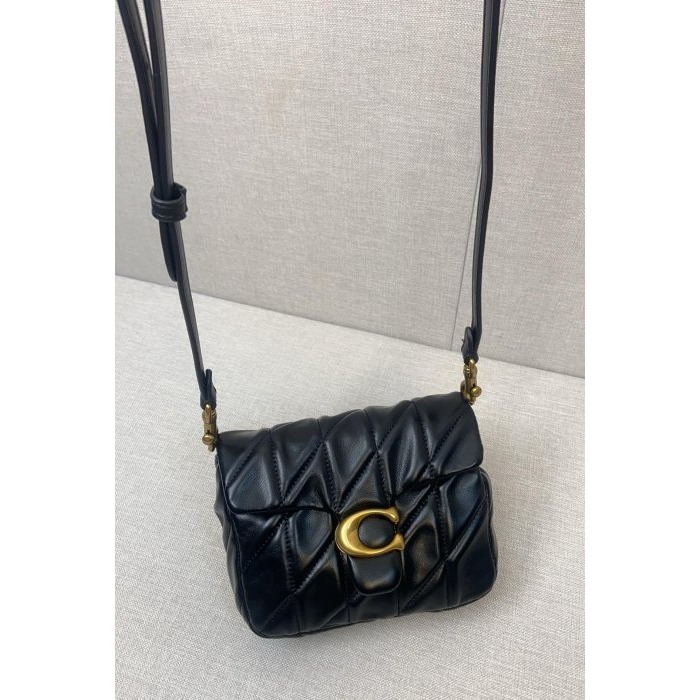 ✨美國代購✨特賣 COACH CW628 新款羊皮女包 迷你小包 菱格紋單肩包 翻蓋斜跨包 女包-細節圖5