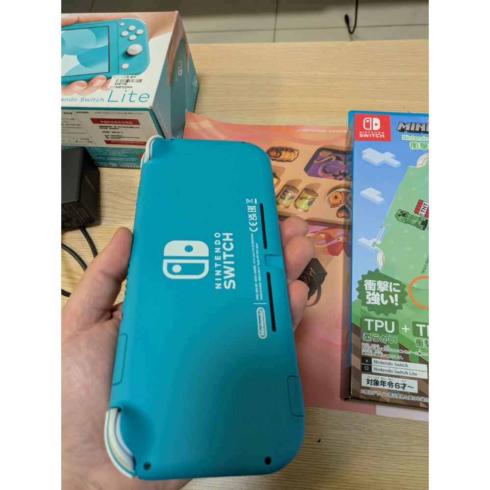 二手過保switch lite湖水綠台灣公司貨加送周邊，盒裝完整-細節圖3