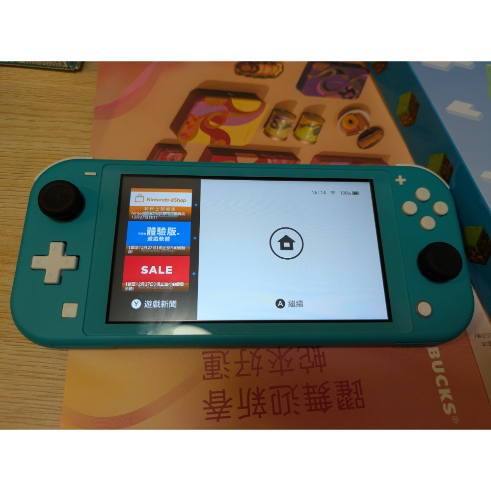 二手過保switch lite湖水綠台灣公司貨加送周邊，盒裝完整-細節圖4