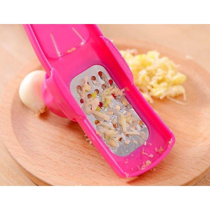 🇹🇼拉拉Lala＇s  廚房小工具 優質多功能捻蒜盒 壓蒜器 蒜泥搗蒜器 薑蒜捻蒜器-細節圖6