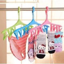 🇹🇼拉拉Lala＇s 8夾子防風卡扣多功能衣架 塑料衣服晾曬架 襪子內衣晾衣架-細節圖3