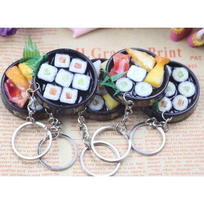 🇹🇼拉拉Lala＇s 地攤熱賣批發圓盤日本壽司盤 仿真食物壽司鑰匙扣挂件創意禮品-細節圖5