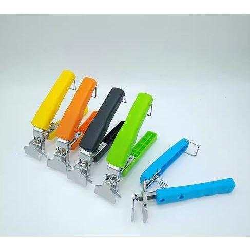 🇹🇼拉拉Lala＇s 五彩微波爐取盤夾盤器不燙手取碗器盆碗夾 微波爐夾49元-細節圖2