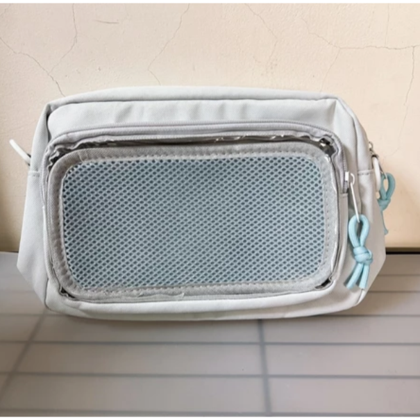 [有扎板可放10cm娃] 小痛包 痛包 娃包 10cm 肩背包 曬娃包 休閒小食量痛包 米白色 廢物貓 [B0151]-規格圖10