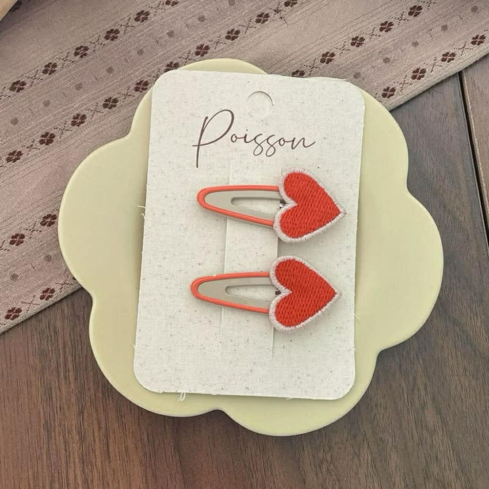 Poisson_korea韓國兒童髮飾 愛心刺繡可愛瀏海夾 髮夾組 女童髮飾-規格圖3