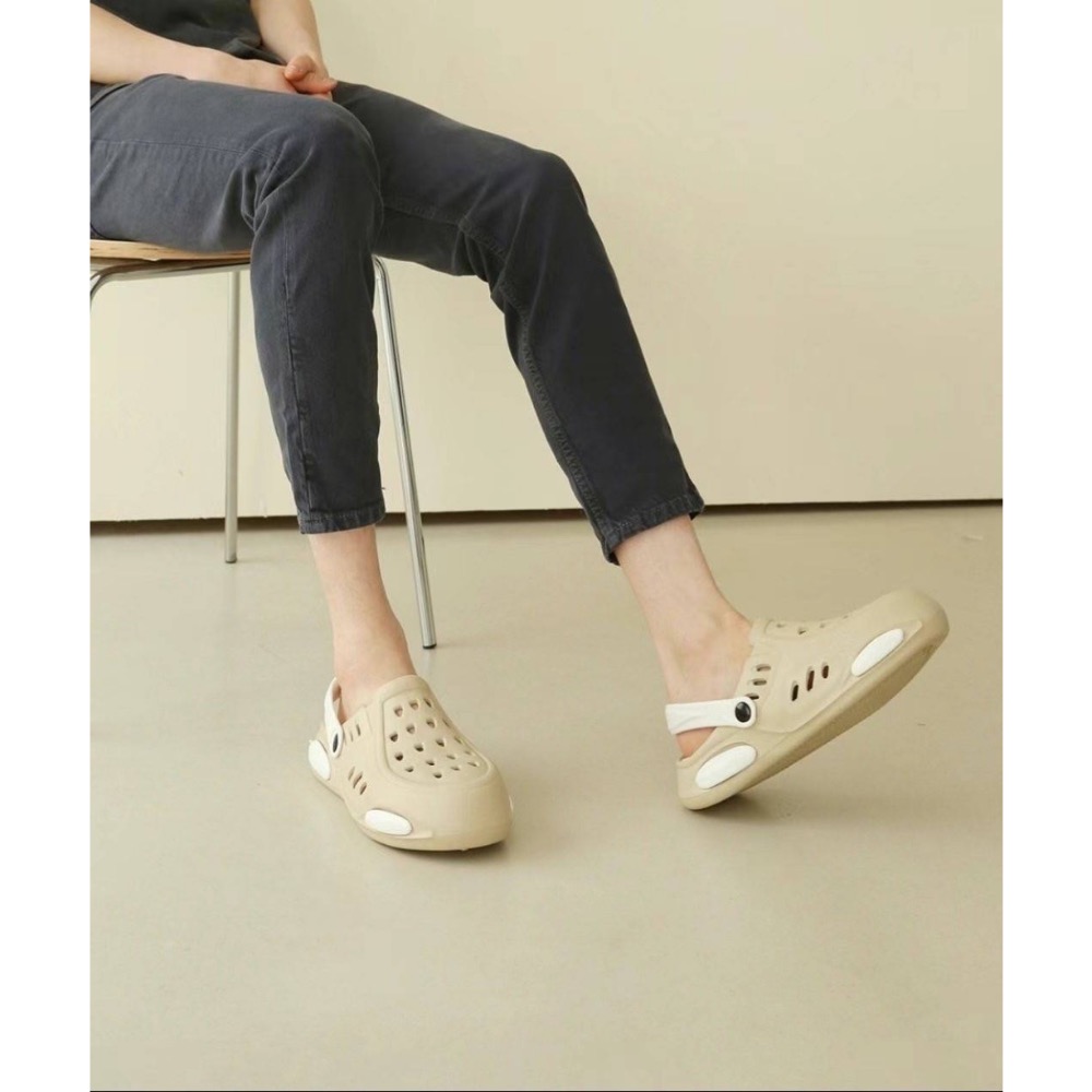 廠商現貨韓國新品 耐磨實穿洞洞外穿涼拖鞋-男款(卡其26)-細節圖4