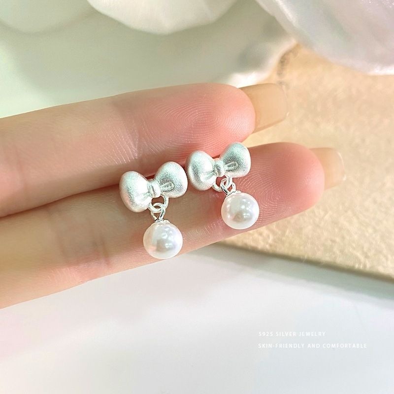 圓潤蝴蝶結珍珠耳針-細節圖2