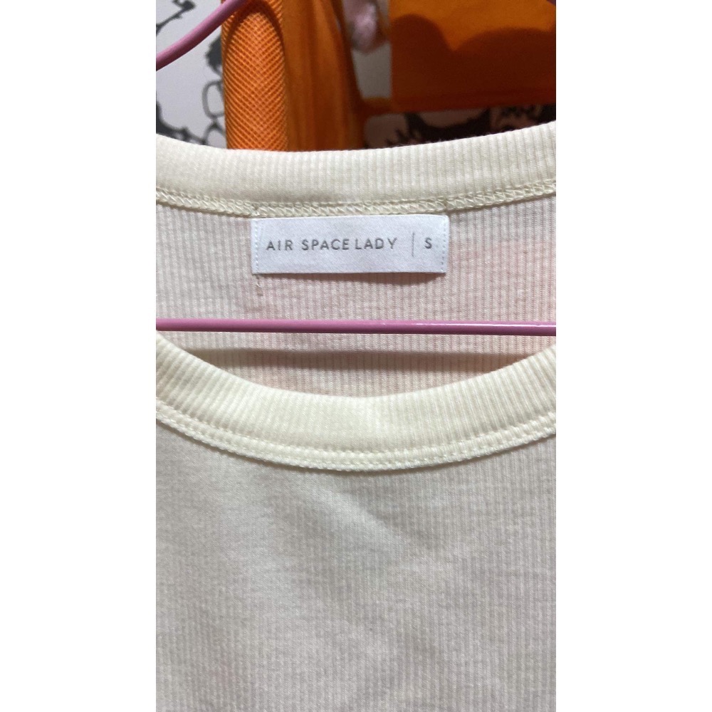 Airspace 杏白色短版上衣-細節圖2