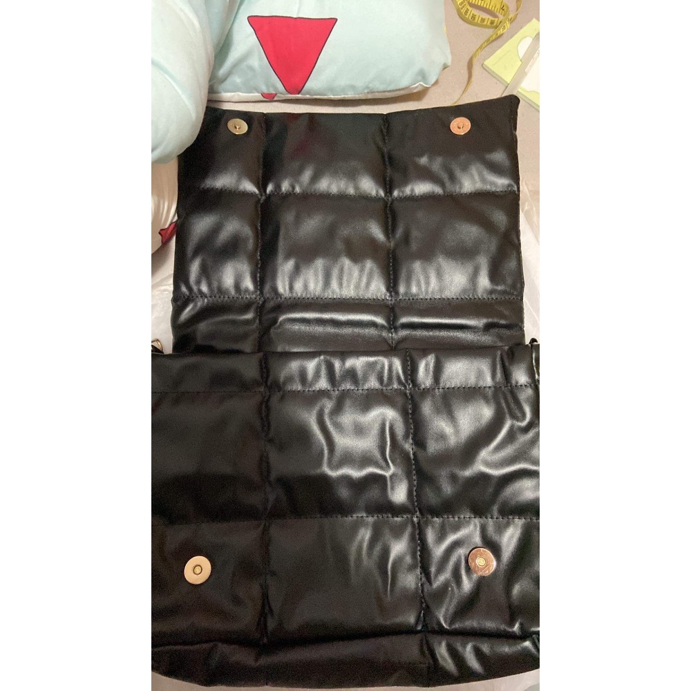 黑色菱格紋大容量側背包-細節圖4