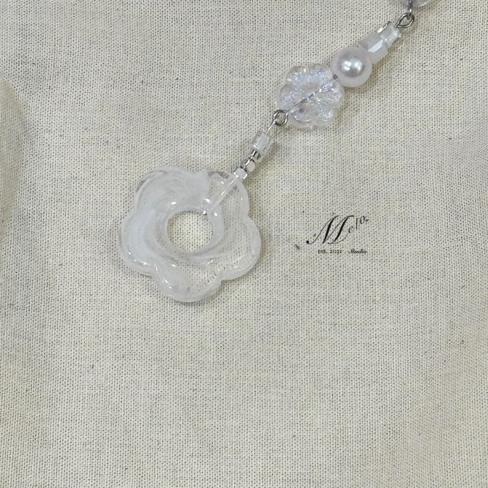 透明y2k感花花小珠可愛吊飾-細節圖3