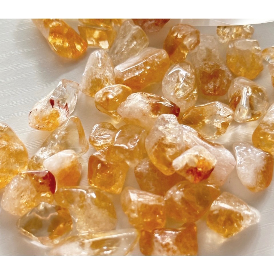 黃水晶聚財樂觀