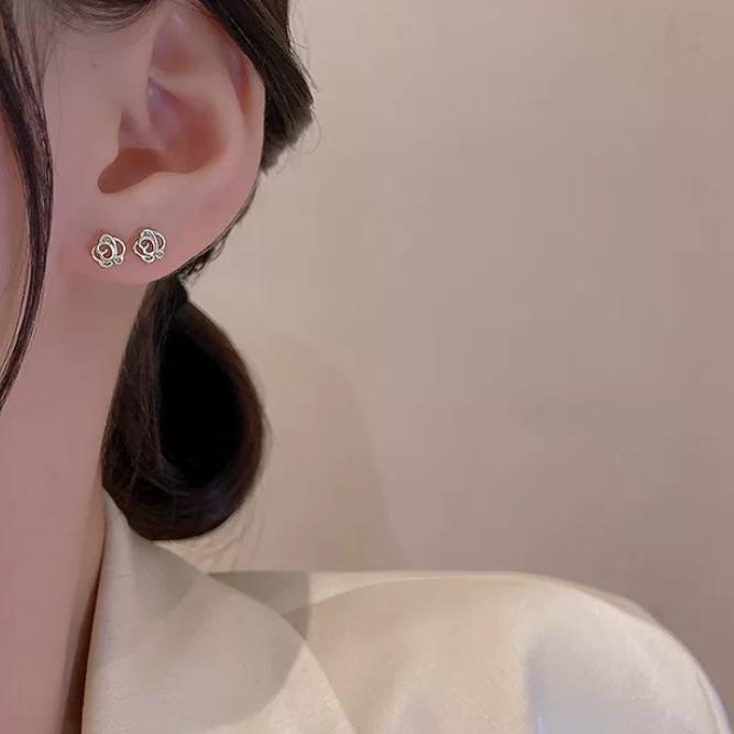 【CARA MIA】小巧玫瑰耳針 耳環 耳釘 耳針 飾品 耳扣 耳飾 韓國 韓系 ins-細節圖7