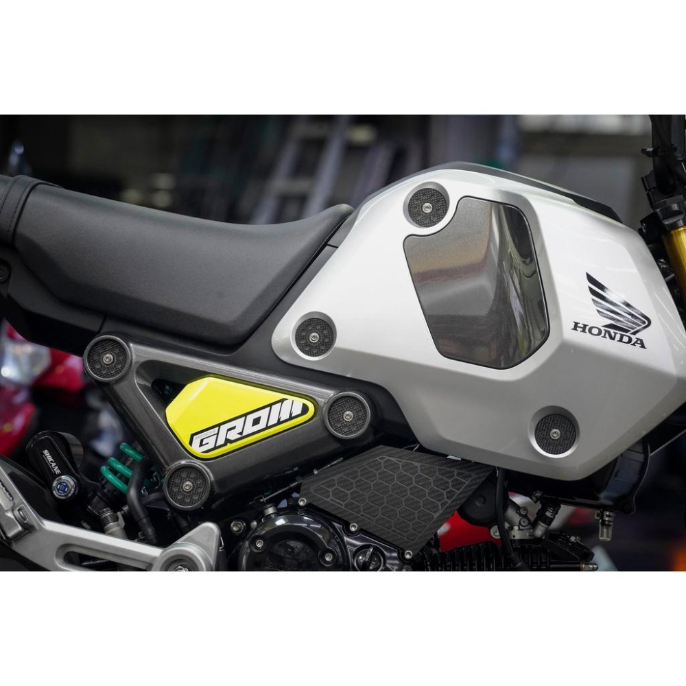 HONDA GROM125 三代MSX125 卡夢車身飾蓋+正鈦合金造型螺絲 車身飾蓋一組為6顆 全車需兩組12顆-細節圖8