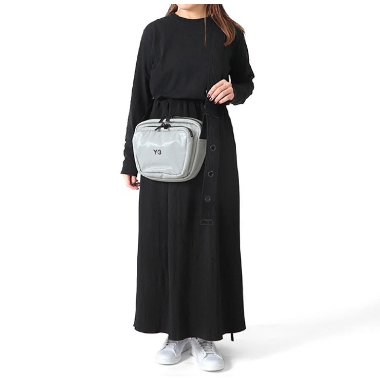 Y-3！Y3~絕版品🌟全球限定！頂級奢華側背包！精品技術實力添加~淺灰色冰感涼感側斜背包、肩背包！-細節圖4