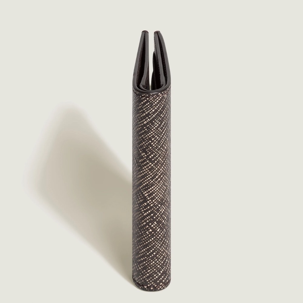 唯美絕版🌸MONTBLANC(萬寶龍)義大利製~頂級精品！唯美高階匠心~防刮牛皮摩卡巧克力砂礫色~中短夾皮夾錢包信用卡夾-細節圖6