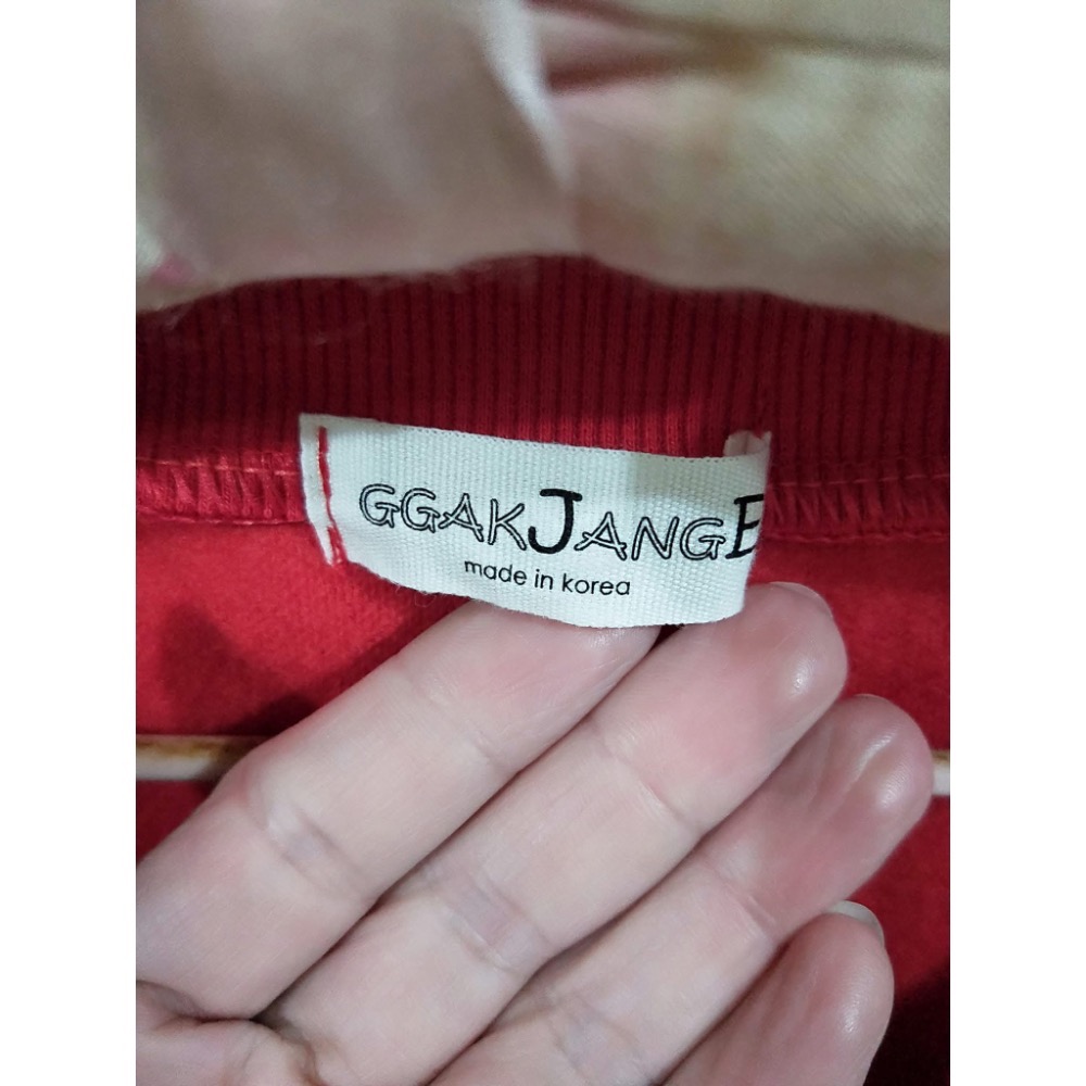 正韓紅色刷毛上衣（V)-細節圖2