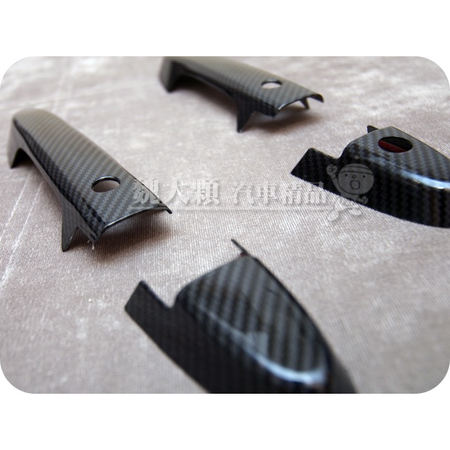 《絕版出清不退換》HR-V(16-22) 仿碳纖維前門門把飾蓋(一組一車份)ー有免鑰匙啟動 不含門碗 全新非中古非展示-細節圖3