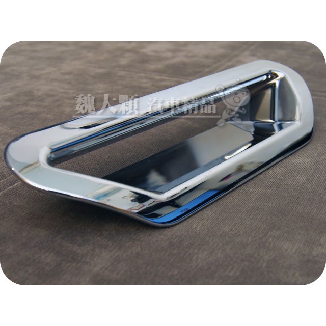 KUGA(13-20)鍍鉻尾門門把內蓋(一組一車份)-C520-細節圖3