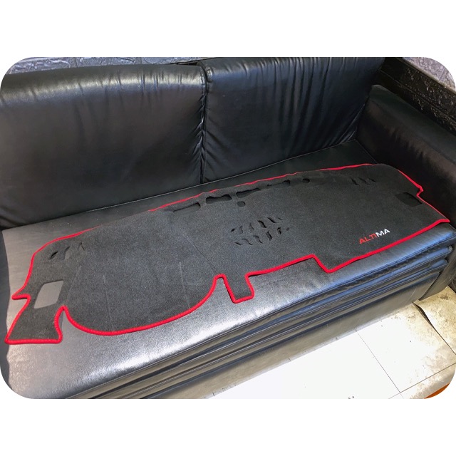 ALTIMA(19-25)儀表板避光墊 聚酯纖維矽膠防滑(一組一車份)-黑色/棕色/黑色紅邊 L34-細節圖3