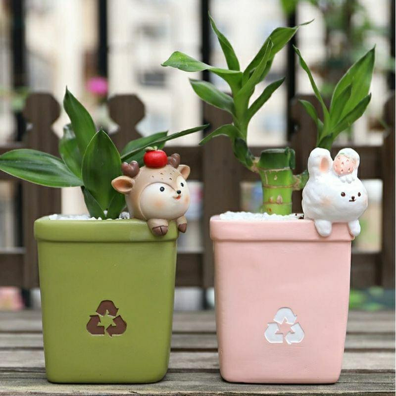 【屋哇🔥台灣現貨】回收桶筆筒 回收桶花盆 卡通趣味兒童文具 熊貓花盆筆筒 兔子花盆筆筒 鴨子花盆筆筒 馴鹿花盆筆筒-細節圖7