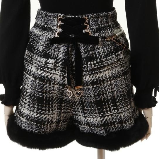 【Lizlisa】日單 黑色小香風 格紋 絨毛邊短褲 珍珠愛心掛 地雷系 量產型 日系 lolita 少女 Y2K 辣妹-細節圖6