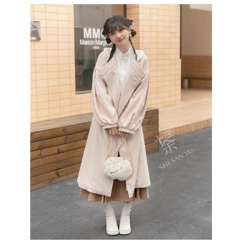 【十三余】玉人歸 古風 漢元素 米白大衣 外套 風衣 漢服 中式 絨毛 少女 中國風 L號-細節圖5